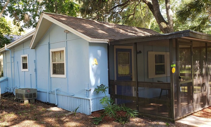 Homosassa Cottage | Blue Cottage - Nana's Place of Homosassa