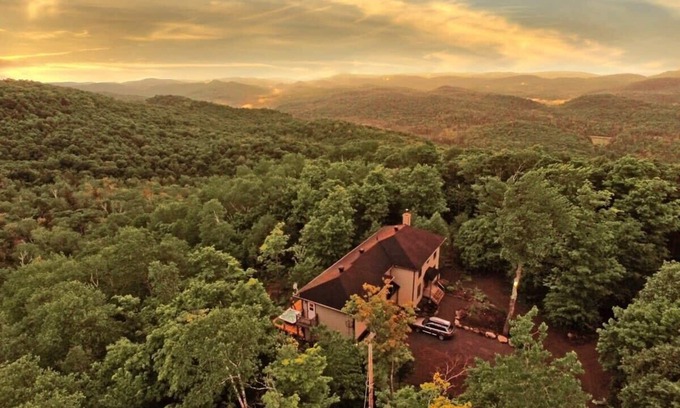 Morin Heights Ski Chalet | Blue Hill Pool, spa, game room, mountain view