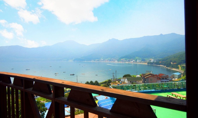 Geoje House | Blue in Blue Pension