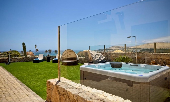 Bahia Calma Villa | BlUE LAGOON