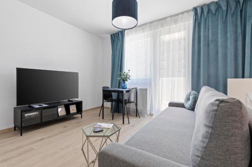 Ruzinov Apartment | Blue Moon Apartment with Free Parking