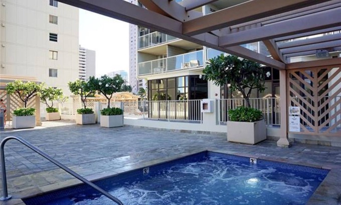 Waikiki Apartment | Blue Paradise- Waikiki