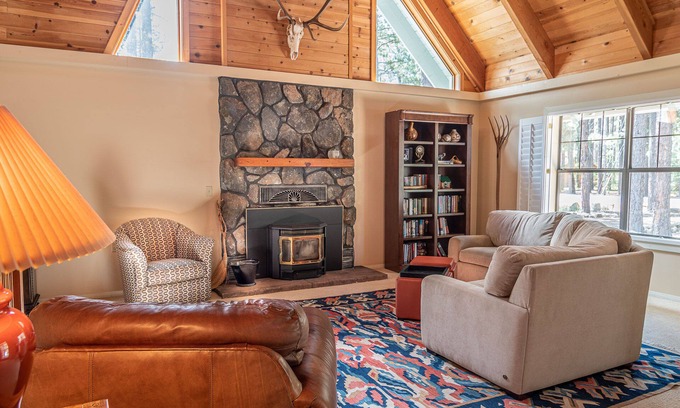 Pinetop Cabin | Blue Ridge Chalet: Light & Bright Mountain Cabin