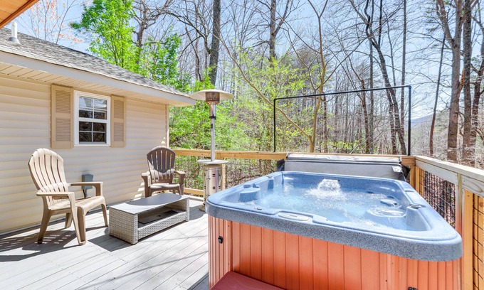 Blue Ridge Cottage | Blue Ridge Haven Near Hiking, Tubing & Kayaking!