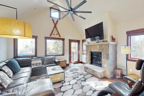 Willow Grove Apartment | Blue River Condo Unit 203