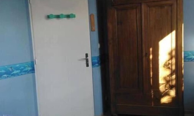 Donneville Bed & Breakfast | Blue room