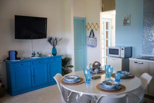 Terra Mala Villa | Blue View - Beachfront Villa by HIHE