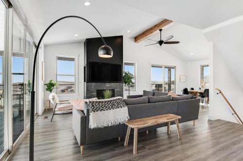 Sweetwater House | Blue Views Bungalow