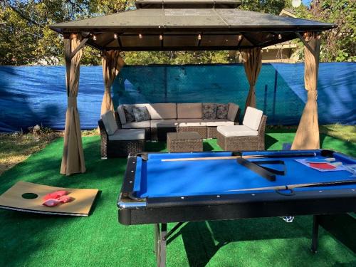 Vollintine-Evergreen House | Bluebell Bliss Midtown Retreat - 4mi to Downtown