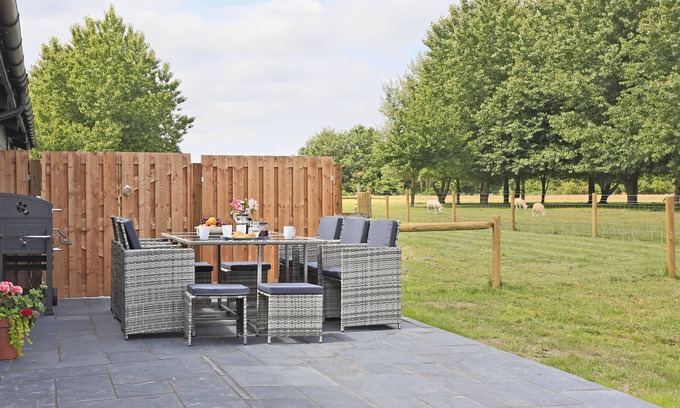 Beccles House | Bluebell Cottage - Three Bedroom House, Sleeps 6