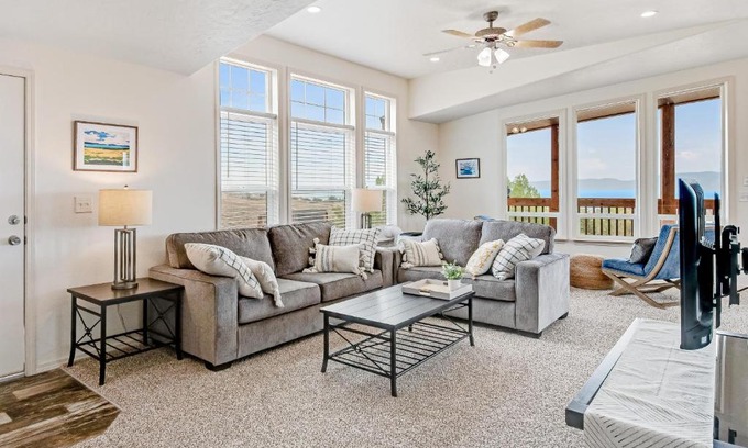 Sweetwater House | Bluebell Views