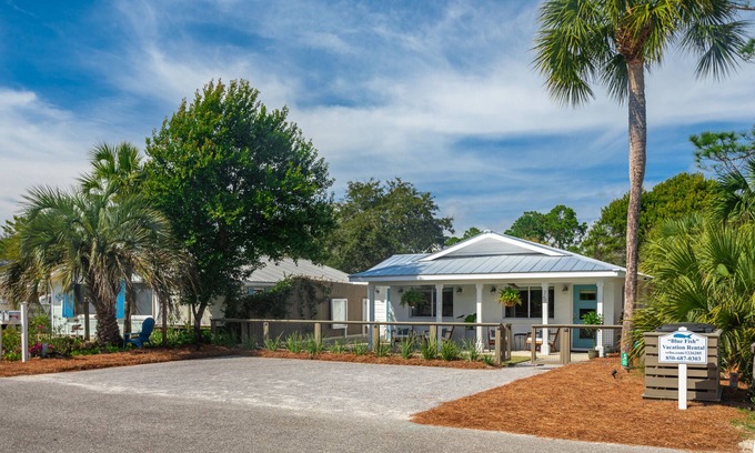 Santa Rosa Beach Cottage | Bluefish House Walk to Beach Private Hot Tub 125+ 5⭐Reviews Blue Mtn 30A