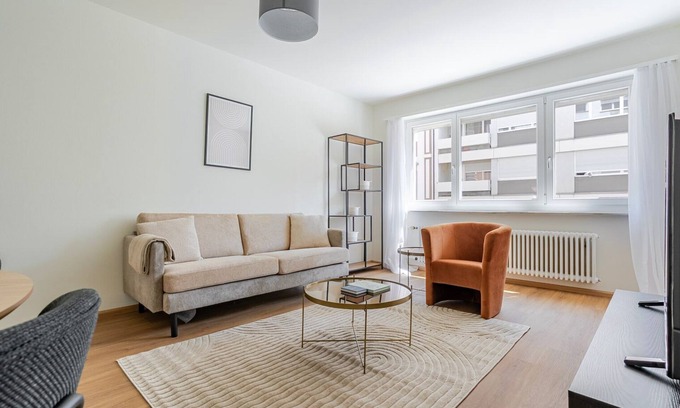 Matthaus Apartment | Blueground | Basel-Matthäus, balcony, nr Tinguely Museum