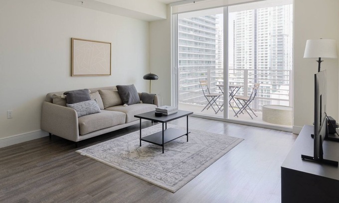 Brickell Apartment | Blueground | Brickell, pool & gym, nr City Centre