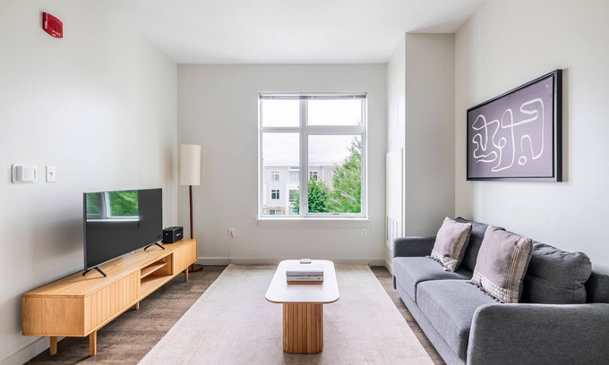 Cambridgeport Apartment | Blueground | Cambridgeport, rooftop, nr MIT