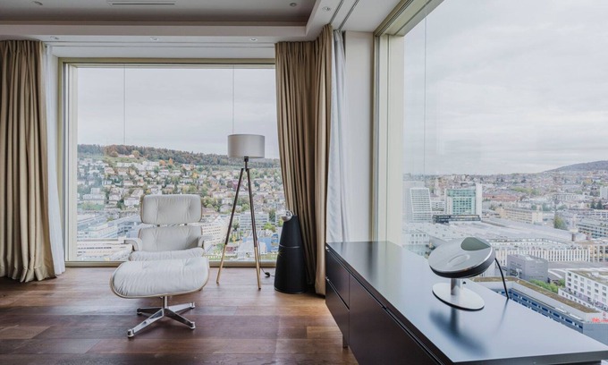 Escher Wyss Apartment | Blueground | Escher Wyss, parking, w/d, a/c