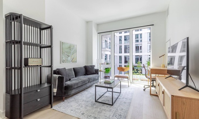 Gowanus Apartment | Blueground | Gowanus, pool & w/d, nr park