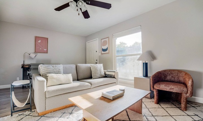 Cherrywood Apartment | Blueground | Mueller 1bd, BBQ, Pool, AC, nr Downtown