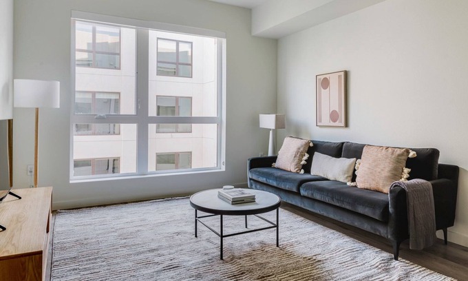 Hayward Apartment | Blueground | North Hayward, pool, nr Hayward Park