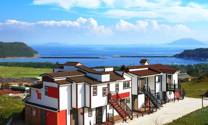 Mulgol House | Bluesean Pension