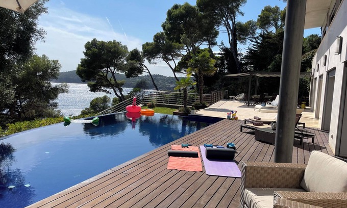 Llafranc Villa | Blueview's in summer: pool, beach (200m) and big terrace with seaview.
