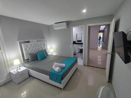 Marbella Cabin | Bm-9 room near the sea with air conditioning and WIFI