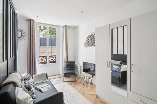 Bonne-Nouvelle Apartment | BnBNova - 1BR - Louvre & Palais Royal & Montorgueil