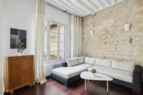 Saint-Germain-des-Pres Apartment | BnBNova - 2BR - Saint Germain & Buci