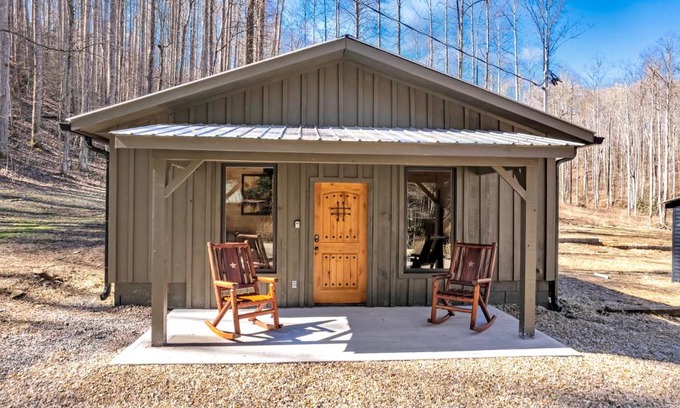 Cosby House | Bo's Carriage House - private 36-acre resort with 6 homes amazing waterfall