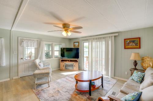 Buckhead Ridge House | Boat and Fish Canal-Front Home on River