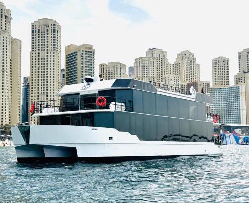 Jumeira 3 Boat Rental | Boat Camping