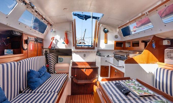 El Puerto de Santa Maria Boat Rental | Boat 'En El Corazón Del Puerto' with Sea View, Wi-Fi and Air Conditioning