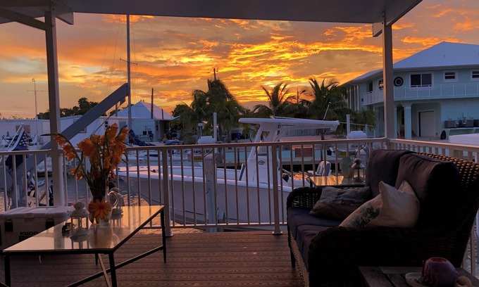 Tavernier House | Boater's Paradise ! Enjoy the sunsets from your covered patio.