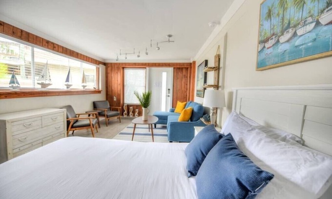 Orlando Beach Resort | Boathouse - #7 - Direct River Access and Beach