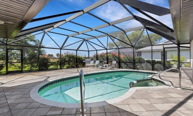 Pebble Beach House | Boca Grande Getaway 4BR 2BA Golf Couse HEATED POOL