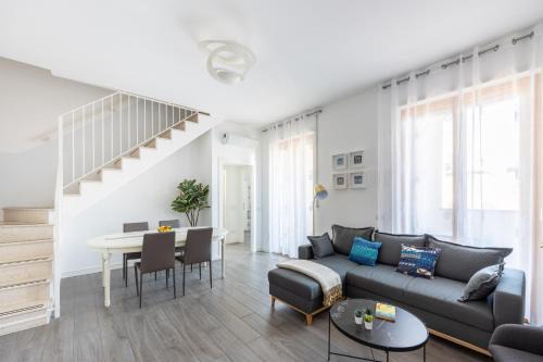 Porta Lodovica Apartment | Bocconi's Nest - Close to Duomo with terrace