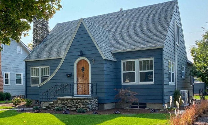 Veterans Park House | Boise Tudor Home with Game Room Less Than 2 Mi to Downtown!