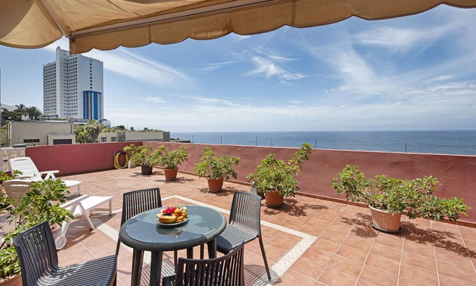 Puerto de la Cruz Apartment | 'Bonito' Vacation with Sea View, Private Terrace and Wi-Fi