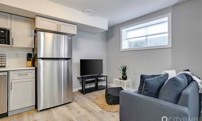 Edmonton Apartment | Bonnie Doon. Guest Suite. Sleeps 2.