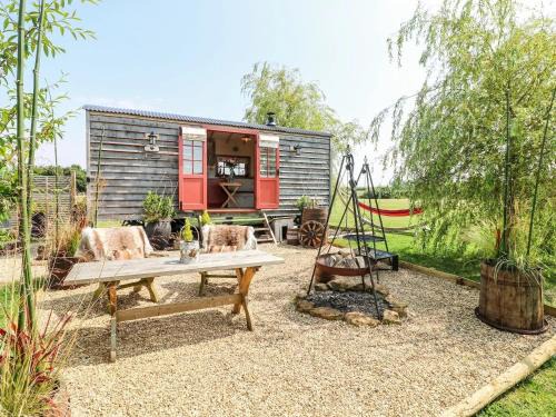 Bottesford House | Bonnie's Shepherd's Lodge Retreat & Wellness