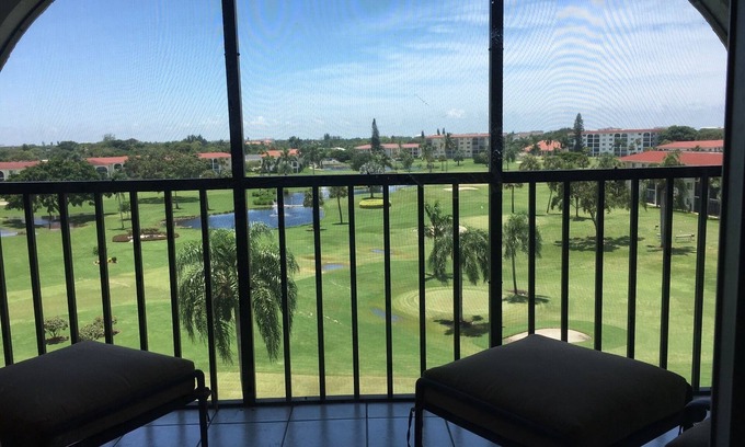 Central Naples Condo | BOOK NOW March/April 2026! Great Location, Top Floor, Free Golf, Close to Beach