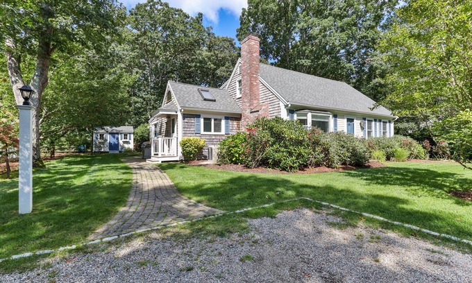 Harwich Center House | BOOK YOUR 2025 SUMMER VACATION AT THE CAPE TODAY! .