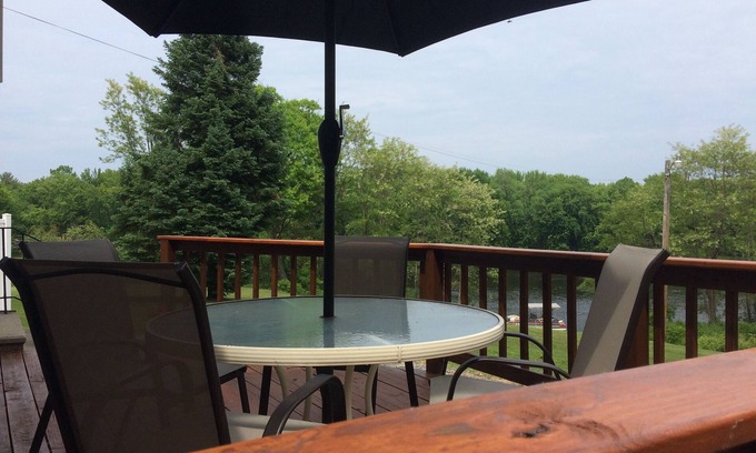 Marinette House | Book Your Getaway Now!