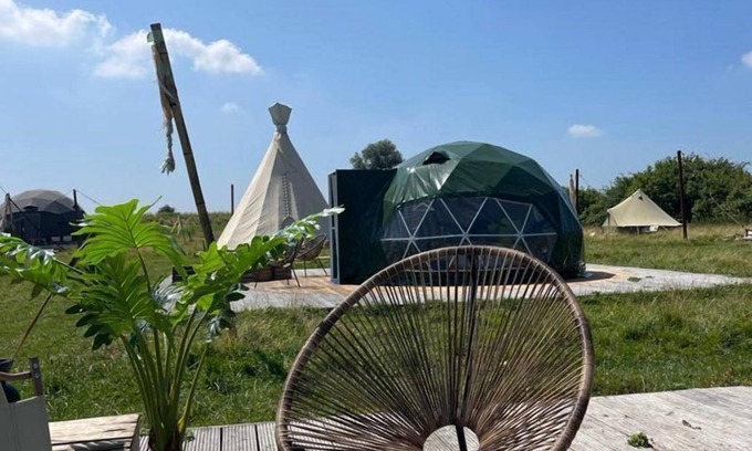 Zuid-Beijerland House | Book your own mini Dome on an island now! In the middle of nature.