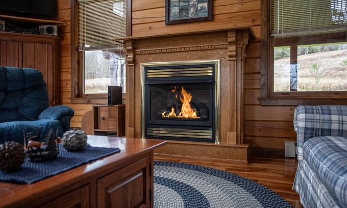 Ellicottville Cabin | Book your SKI trip. 3 bed 2 bath Cabin 7 min to EVL Family Friendly/Fireplace