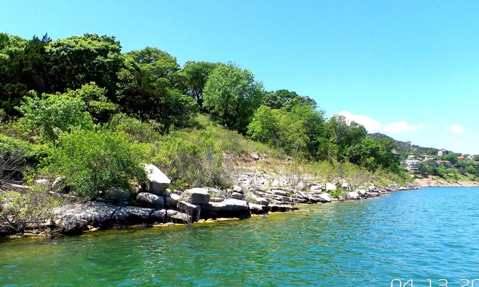 Canyon Lake Cottage | BOOK YOUR SUMMER FUNCATION NOW!Fawn Creek~kayaks~Boat ramp 1~Fire pit- SLEEPS 6