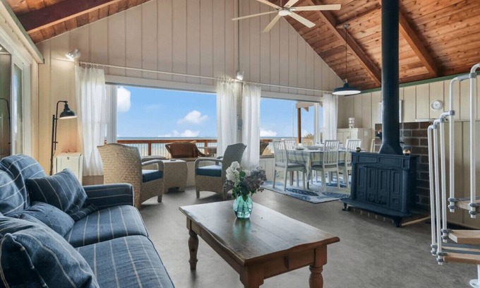 Lake Leelanau Apartment | Boona Vista | Lake Michigan Beach Front Cottage