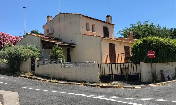 Beziers House | Bora