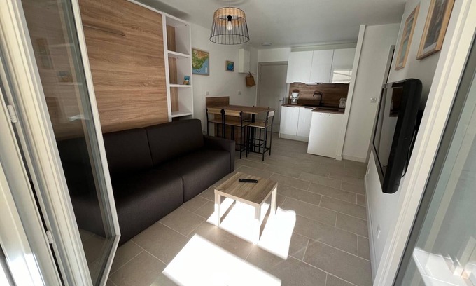 La Faviere Apartment | Bormes les Mimosas, La Favière, T2 Refait à Neuf 4 Couchages, 200 m de la Plage