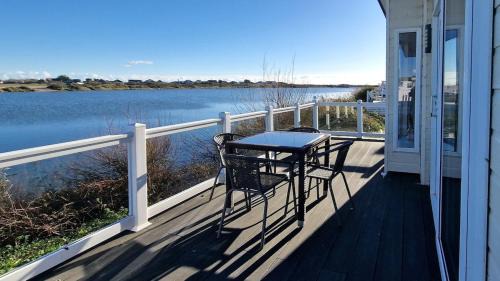 Pagham Apartment | Boston Lodge, Church Farm